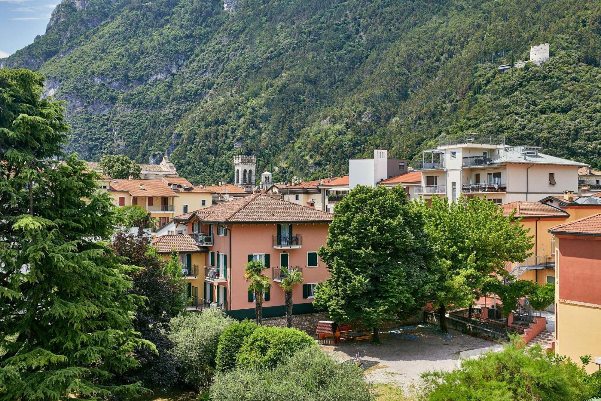 Bella Villa Apartments Riva del Garda Exterior photo